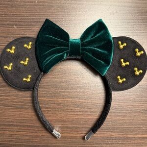 Holiday or Christmas Minnie Ears (Disney)